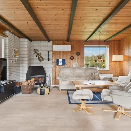 Hermosa Casa De 3 En *