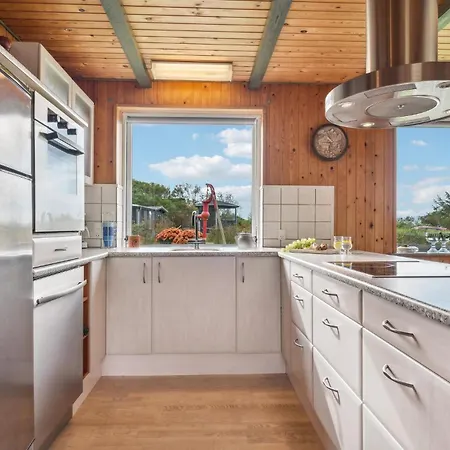 3 Bedroom Beautiful In Spottrup