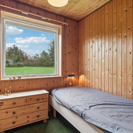 3 Bedroom Beautiful In Spottrup