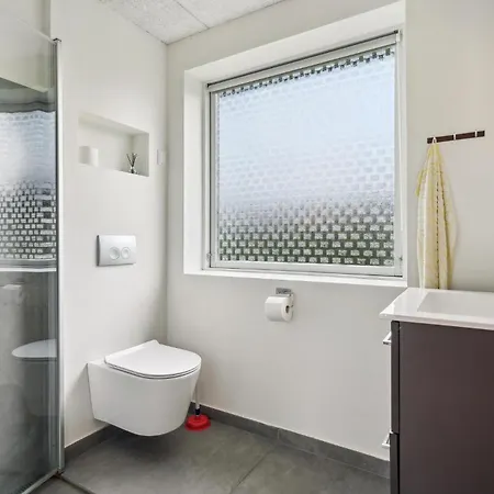 3 Bedroom Beautiful In Prázdninový dům