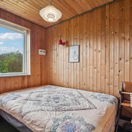 Hébergement de vacances 3 Bedroom Beautiful In Spottrup