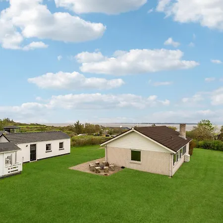 Pet Friendly In With Kitchen Holiday home *