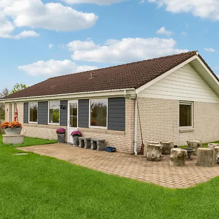 Pet Friendly In With Kitchen Holiday home Spottrup