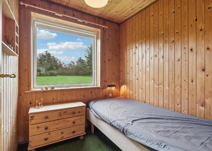 3 Bedroom Beautiful In Spottrup