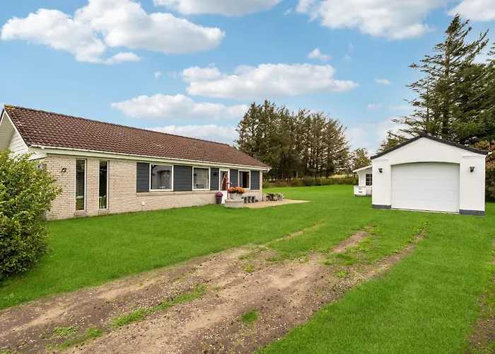 3 Bedroom Beautiful In * Spottrup
